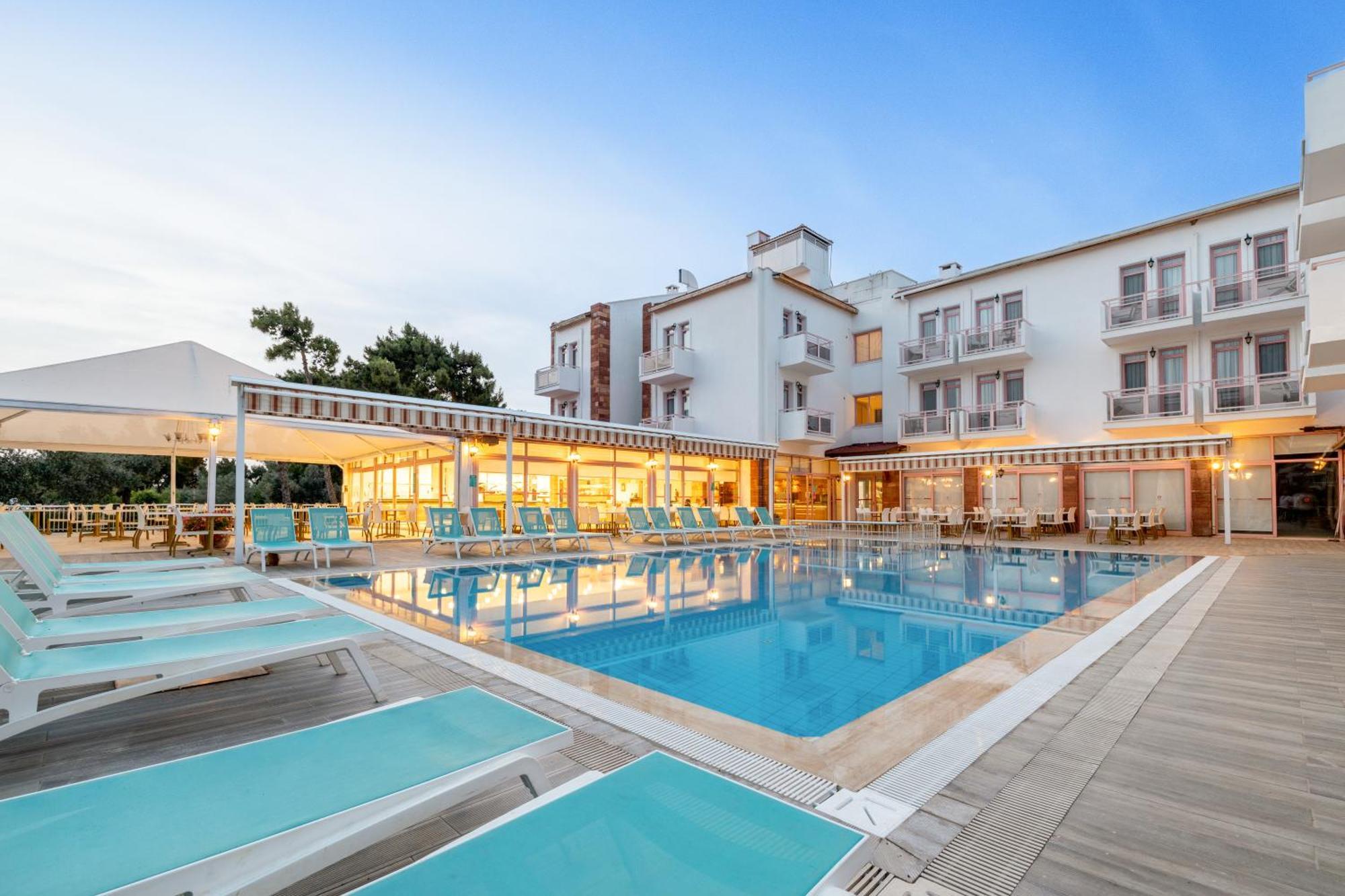 Hanedan Beach Hotel Foca Exteriér fotografie