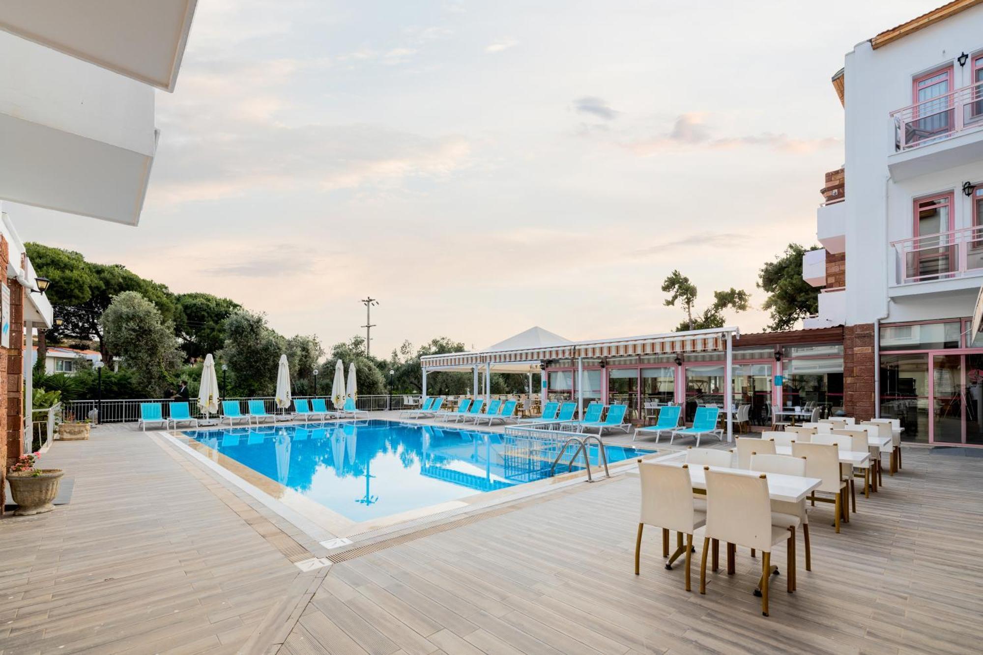 Hanedan Beach Hotel Foca Exteriér fotografie