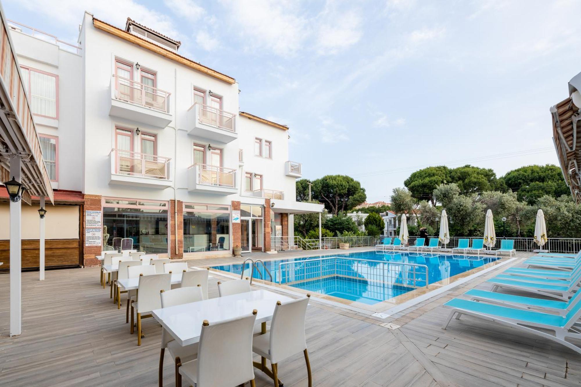 Hanedan Beach Hotel Foca Exteriér fotografie